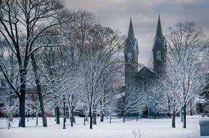 400px-Bowdoin-chapel-winter